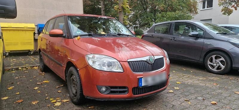 Rot Gebraucht 2008 Skoda Fabia Kleinwagen | 1.000 € (Superpreis) - Bild 1/4