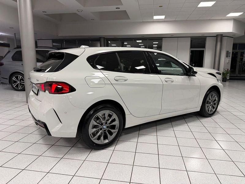 Neu BMW 116 122 PS (89 kW) 2025 Alpinweiss iii Kleinwagen