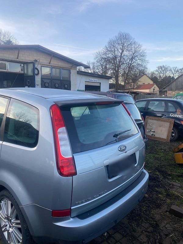 Second-hand Ford Focus 125 CP (91 kW) 2004 Argintiu Hatchback