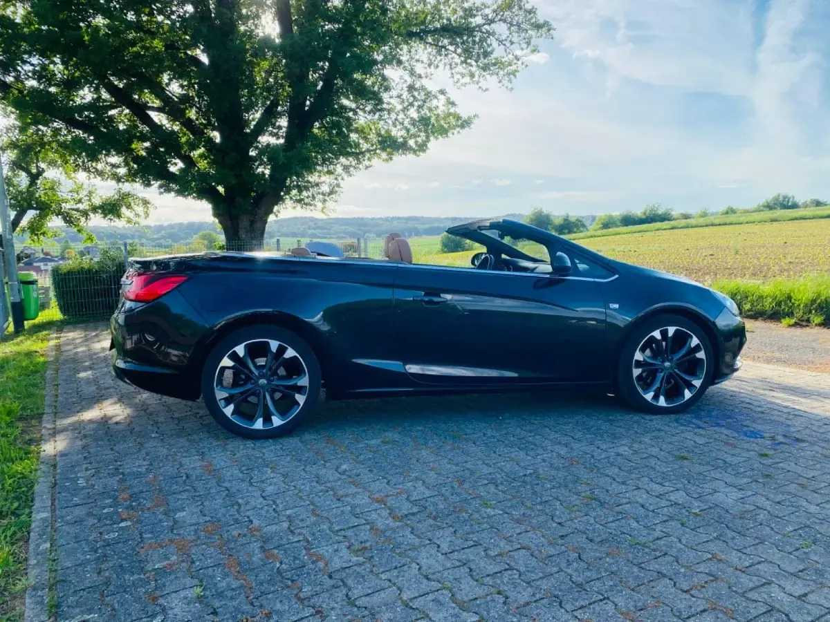 Gebraucht Opel Cascada Edition 170 PS (125 kW) 2015 Schwarz Cabrio