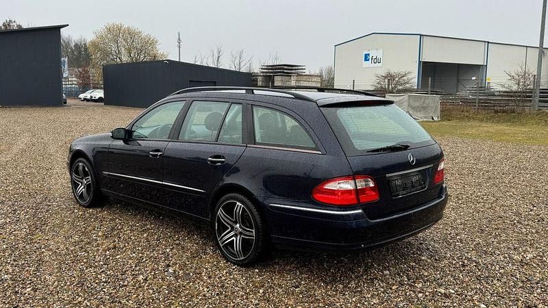 Gebraucht Mercedes E240 Elegance 177 PS (130 kW) 2004 Blau Limousine