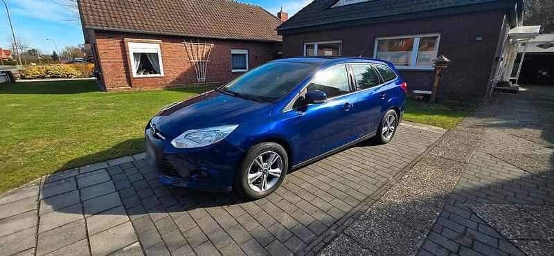 Gebraucht Ford Focus 101 PS (74 kW) 2013 Blau Kombi