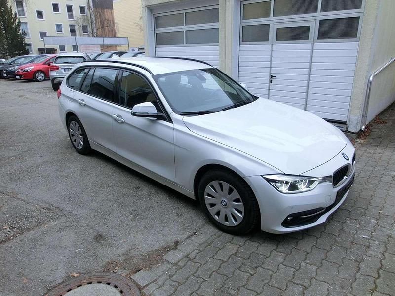 Gebraucht BMW 320 Sport Line 190 PS (139 kW) 2018 Weiß Kombi