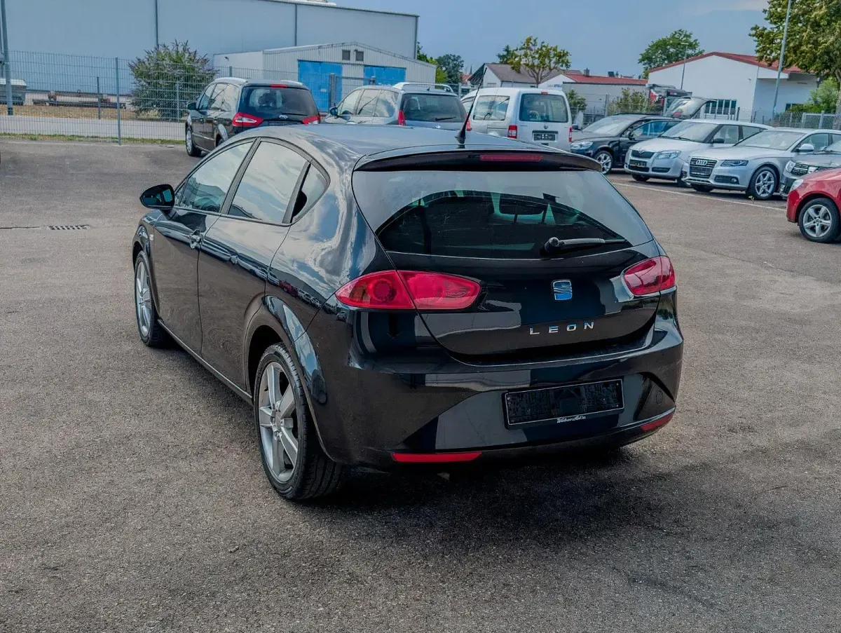 Gebraucht Seat Leon 125 PS (91 kW) 2010 Schwarz Kleinwagen