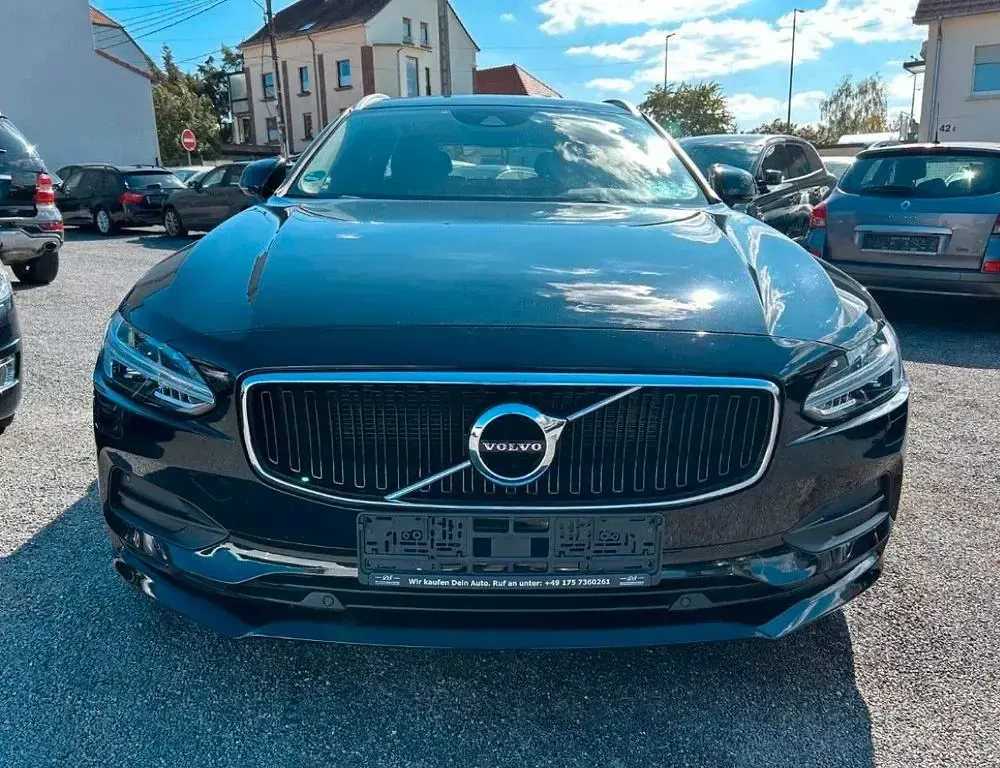 Gebraucht Volvo V90 Momentum 250 PS (183 kW) 2018 Schwarz Kombi