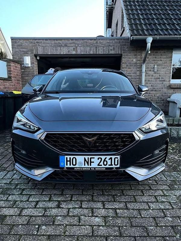 Second-hand Cupra Leon 245 CP (180 kW) 2023 Gri Hatchback