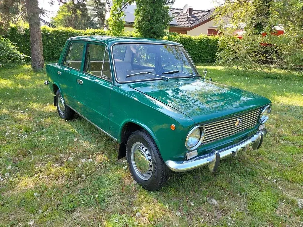 Second-hand Lada 2101 60 CP (44 kW) 1974 Verde Berlinǎ