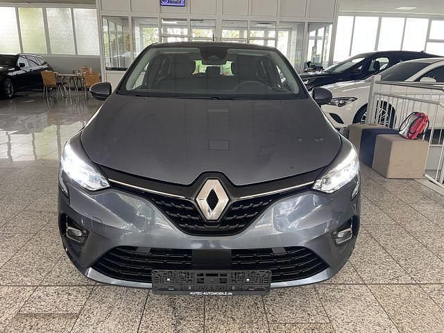 Käytetty Renault Clio V Experience 67 HP (49 kW) 2021 Harmaa Sedan