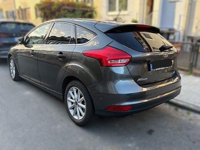 Gebraucht Ford Focus 125 PS (91 kW) 2016 Grau Limousine
