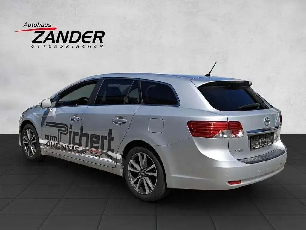 Gebraucht Toyota Avensis Edition 150 PS (110 kW) 2014 Silber Kombi
