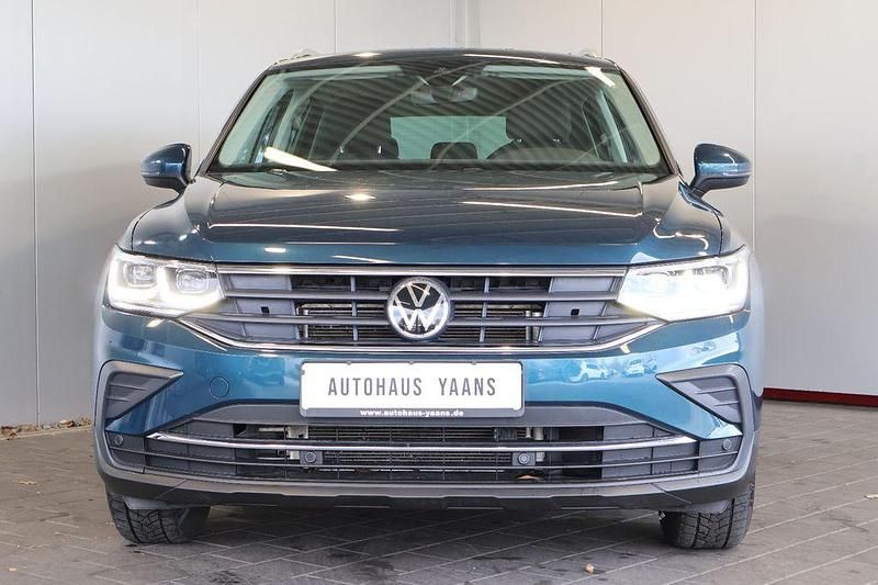 Gebraucht VW Tiguan Active 150 PS (110 kW) 2021 Blau SUV