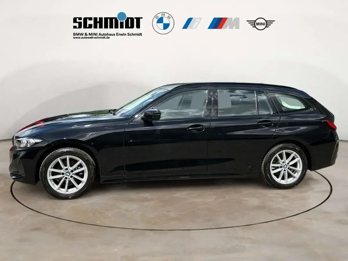 Gebraucht BMW 318 156 PS (114 kW) 2024 Schwarz uni Kombi