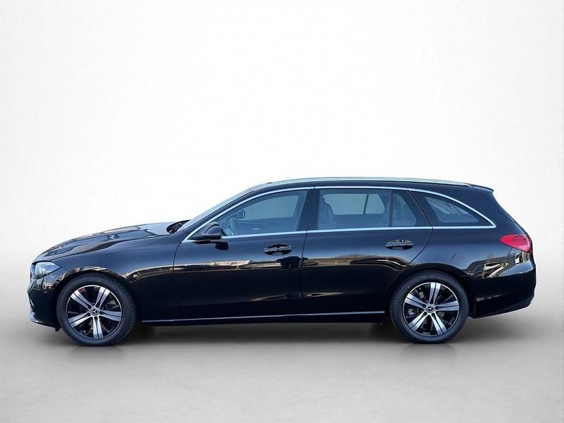 Gebraucht Mercedes C200 Avantgarde 204 PS (150 kW) 2022 Schwarz Limousine
