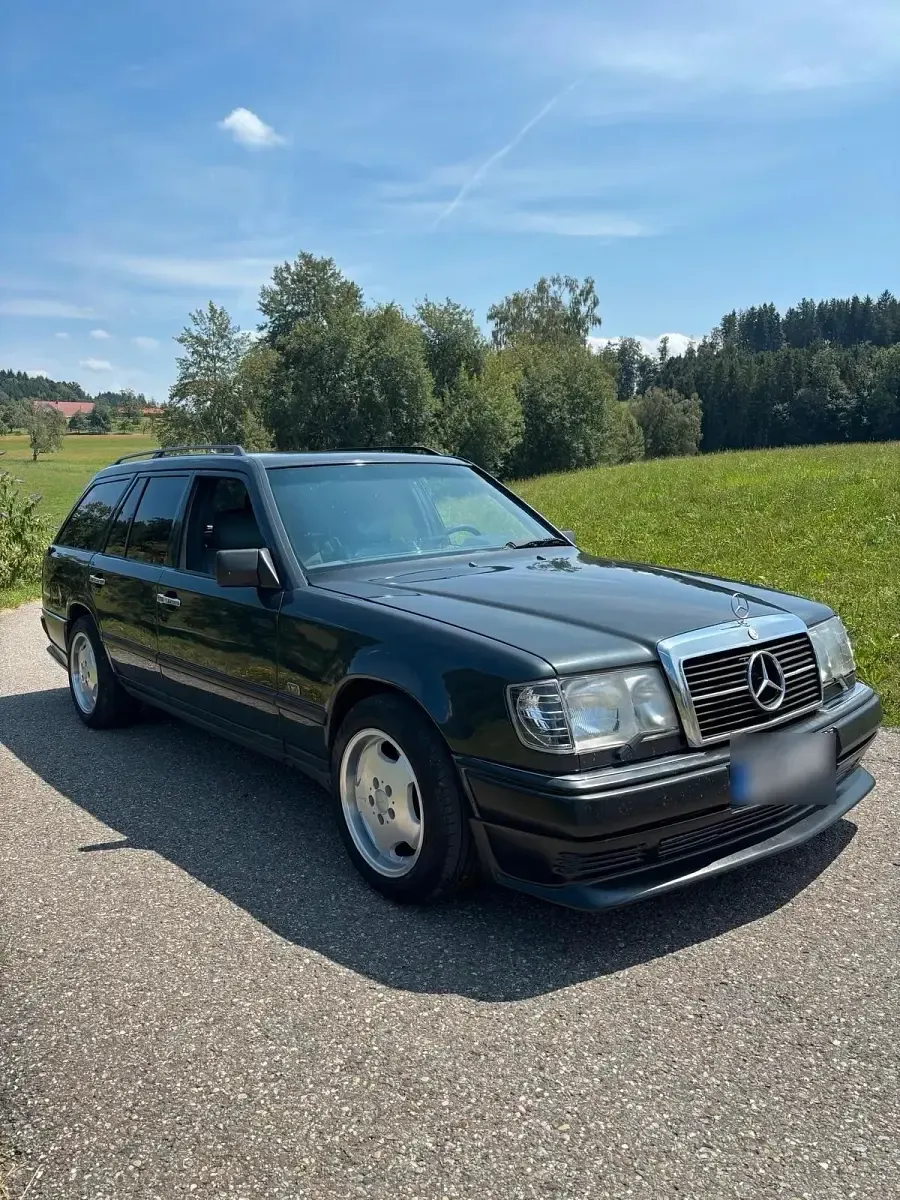 Gebraucht Mercedes E250 94 PS (69 kW) 1989 Schwarz Kombi