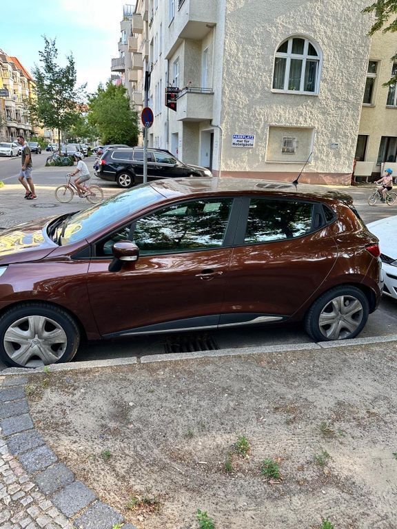 Braun Gebraucht 2015 Renault Clio IV Dynamique Limousine | 6.200 € (Superpreis) - Bild 1/4