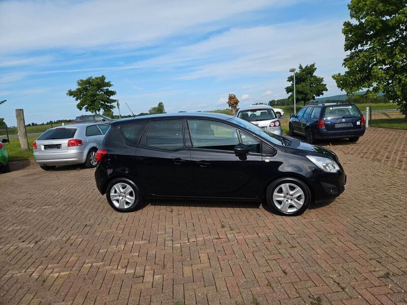Gebraucht Opel Meriva Design Edition 140 PS (102 kW) 2011 Schwarz Van / Kleinbus