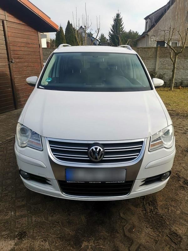 Gebraucht VW Touran 140 PS (102 kW) 2010 Weiß Van / Kleinbus