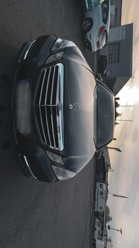 Second-hand Mercedes E220 2011 Negru Berlinǎ