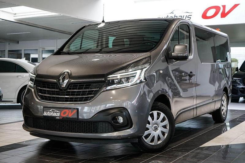 Grau cassiopee Gebraucht 2020 Renault Trafic Life Van | 24.840 € (Superpreis) - Bild 1/4