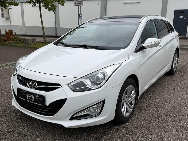 Weiß Gebraucht 2014 Hyundai i40 Edition Kombi | 6.499 € (Fairer Preis) - Bild 1/4