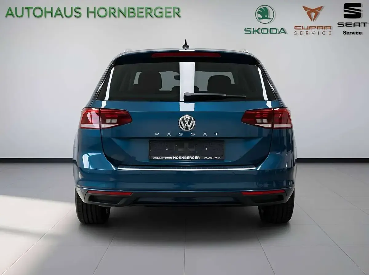 Gebraucht VW Passat Business 150 PS (110 kW) 2020 Aquamarinblau metallic Kombi