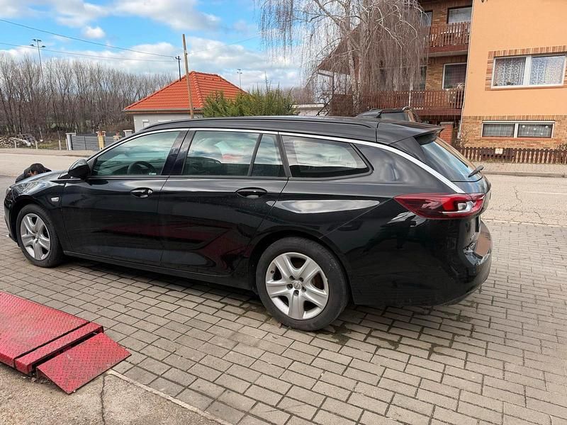 Gebraucht Opel Insignia 136 PS (100 kW) 2018 Schwarz Kombi