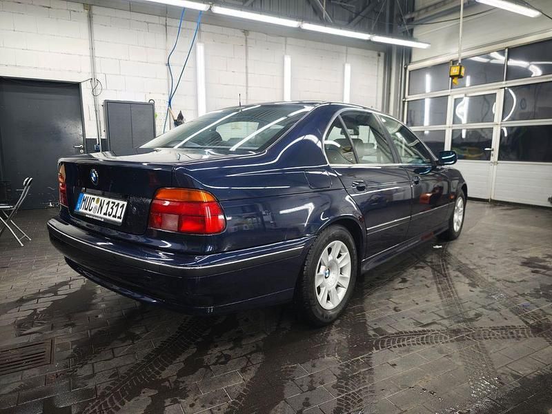 Gebraucht BMW 523 170 PS (125 kW) 1999 Blau Limousine