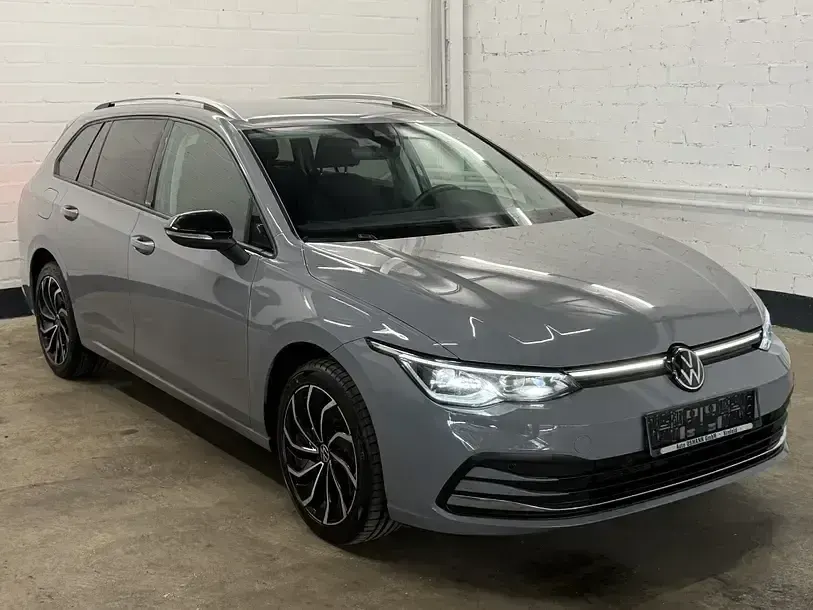 Gebraucht VW Golf VIII Move 116 PS (85 kW) 2024 Mondsteingrau Kombi