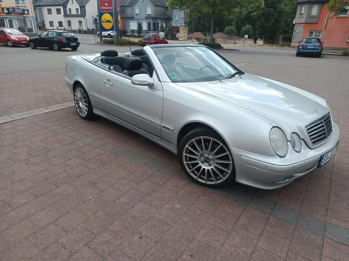 Gebraucht Mercedes CLK320 220 PS (161 kW) 2001 Silber Cabrio