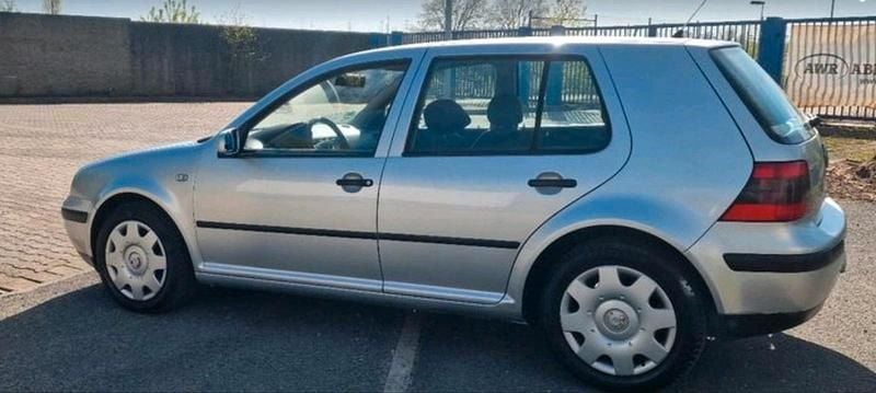 Gebraucht VW Golf IV 101 PS (74 kW) 1998 Silber Kleinwagen