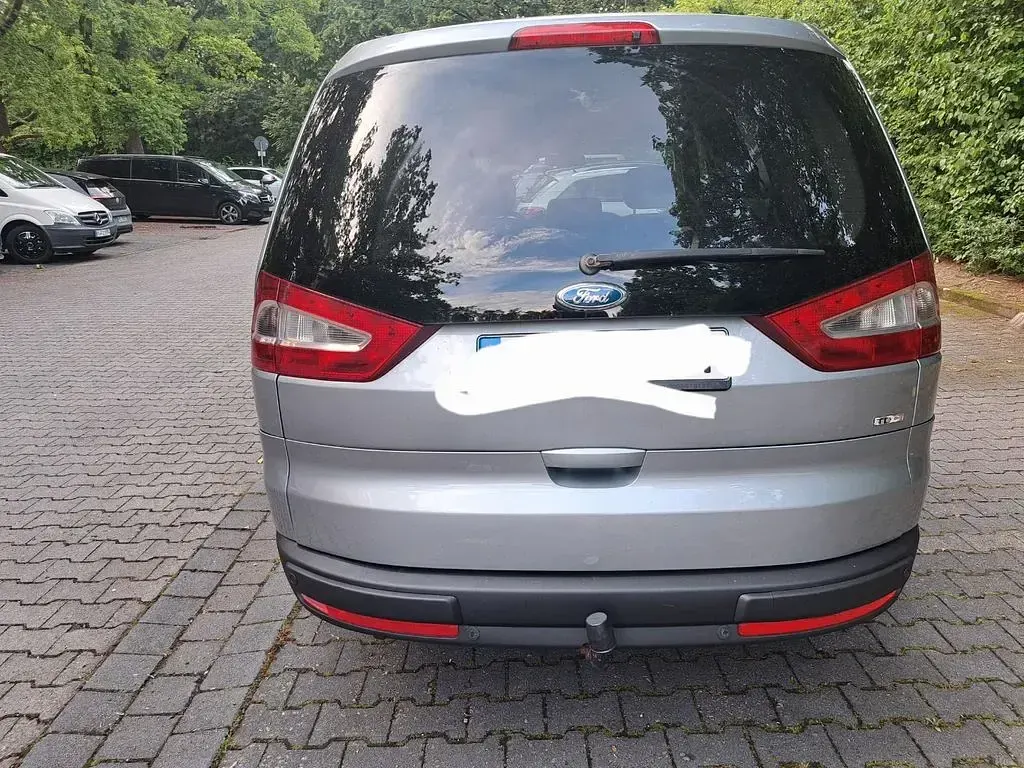 Gebraucht Ford Galaxy Ghia 140 PS (102 kW) 2010 Grau Van / Kleinbus