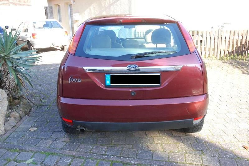 Gebraucht Ford Focus Ghia 131 PS (96 kW) 1999 Rot Limousine
