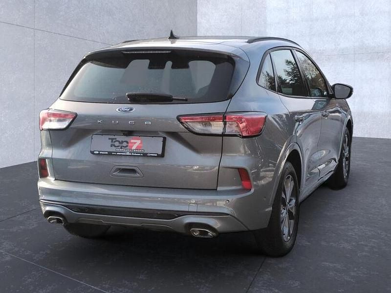 Gebraucht Ford Kuga ST-Line 150 PS (110 kW) 2023 Solar silver (metallic) SUV