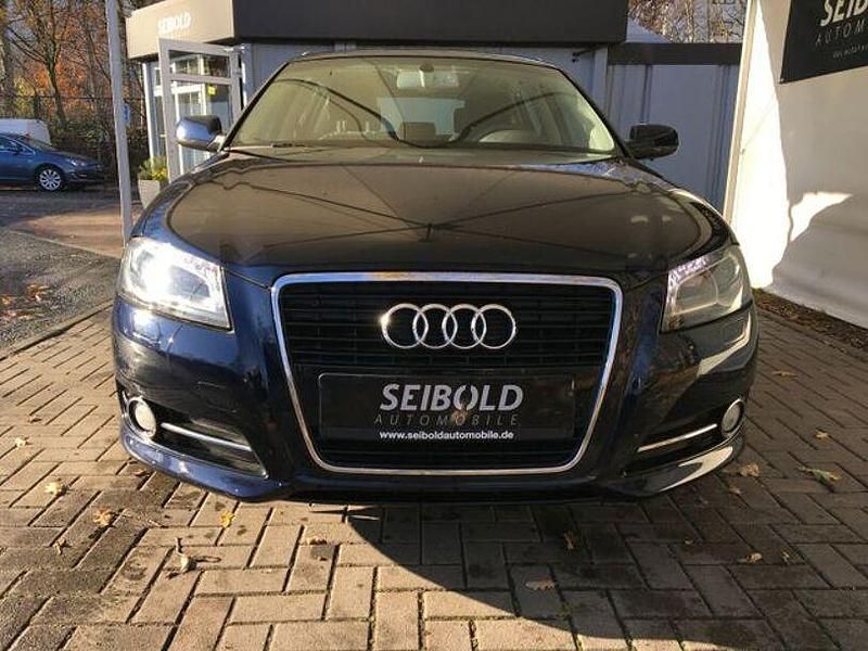 Gebraucht Audi A3 Ambiente 125 PS (91 kW) 2013 Andere Limousine