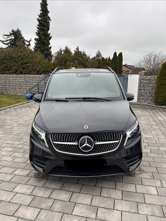 Gebraucht Mercedes V300 237 PS (174 kW) 2023 Grau Van / Kleinbus