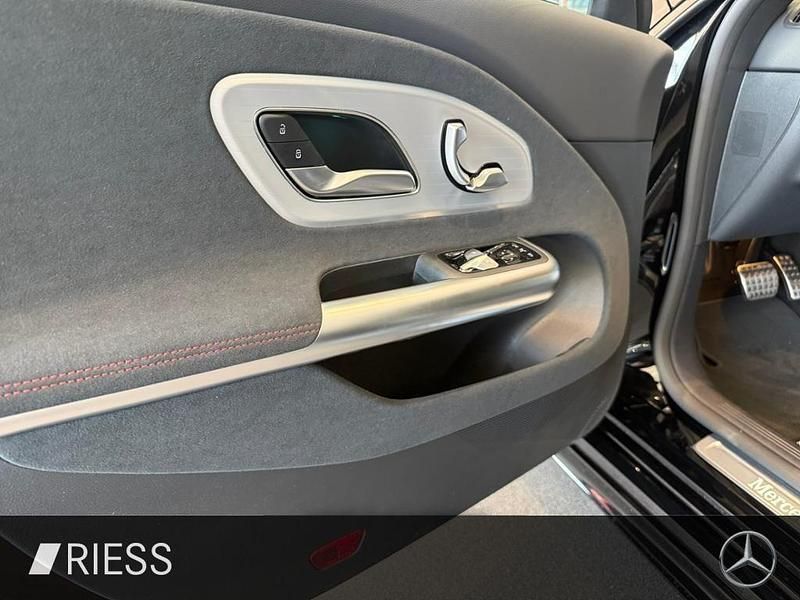 Gebraucht Mercedes CLA200 AMG line 184 PS (135 kW) 2026 Nachtschwarz uni Coupé