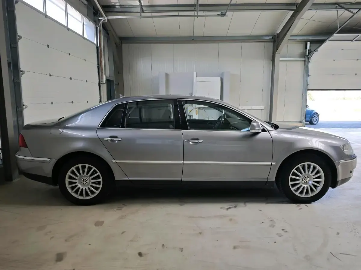 Gebraucht VW Phaeton 240 PS (176 kW) 2009 Andere farben Limousine