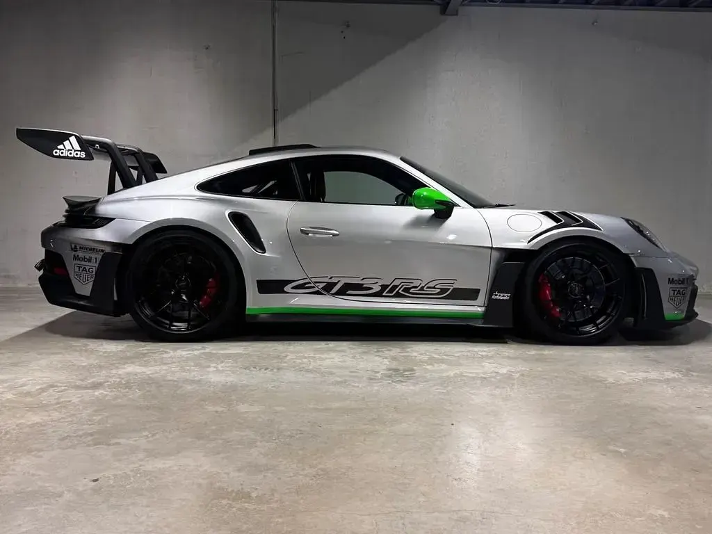 Gebraucht Porsche 911 GT3 RS 525 PS (386 kW) 2023 Gt silbermetallic Coupé