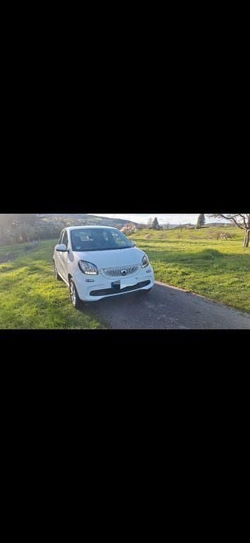 Gebraucht Smart ForFour Passion 90 PS (66 kW) 2018 Weiß Kleinwagen