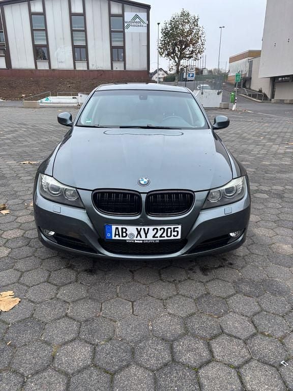 Gebraucht BMW 325 218 PS (160 kW) 2009 Limousine