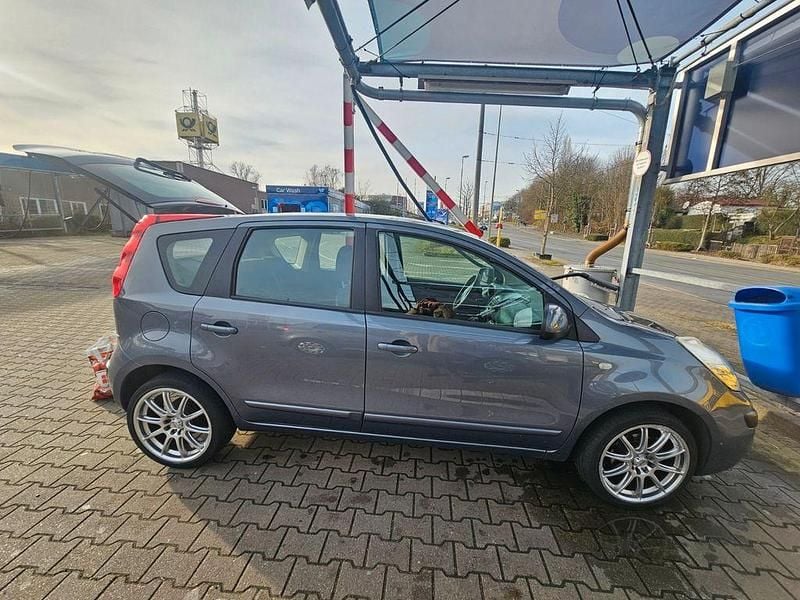 Blau Gebraucht 2006 Nissan Note Acenta Van / Kleinbus | 2.000 € (Fairer Preis) - Bild 1/4