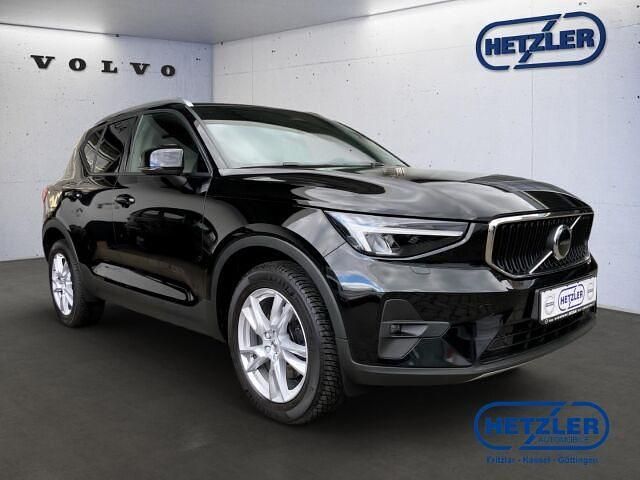Gebraucht Volvo XC40 Core 163 PS (119 kW) 2023 Black solid (stone) / solid SUV