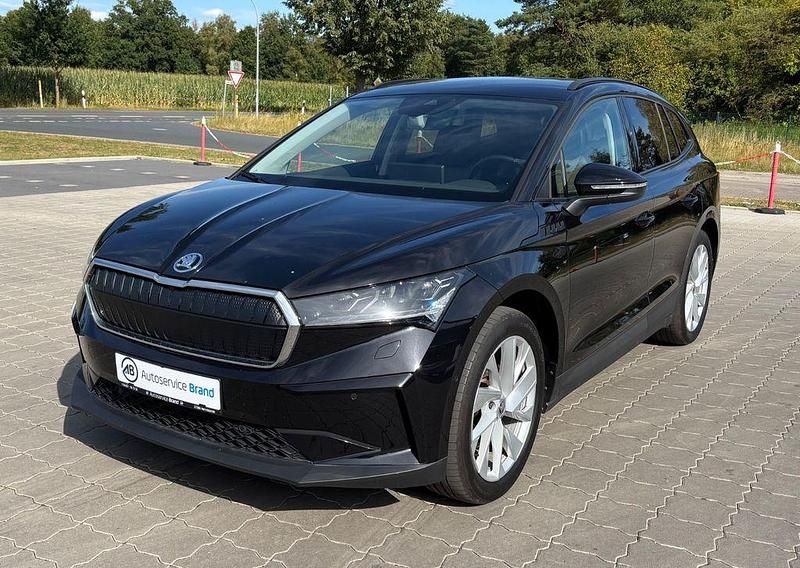 Schwarz Gebraucht 2022 Skoda Enyaq iV Loft SUV | 24.400 € (Guter Preis) - Bild 1/4