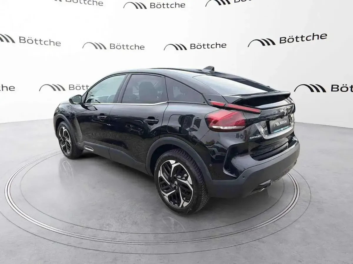 Gebraucht Citroën C4 PureTech 131 PS (96 kW) 2023 Lackierung schwarz perla nera/typ aussenverkleidung metalliclackierung SUV