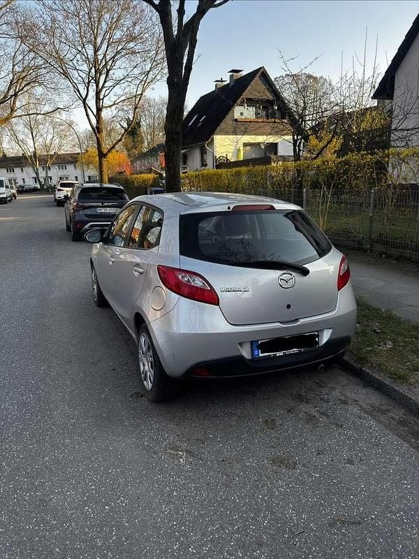 Gebraucht Mazda 2 Center-Line 102 PS (75 kW) 2011 Grau Kleinwagen