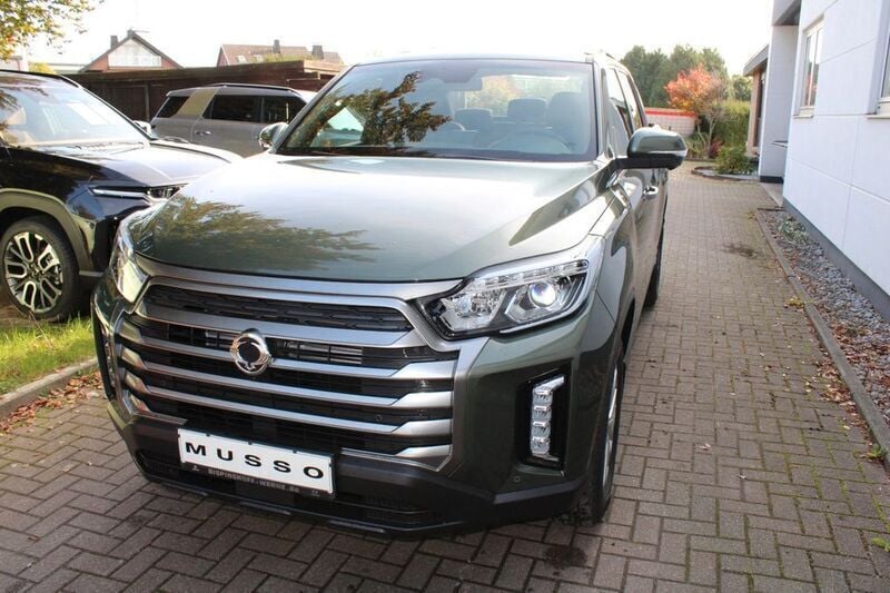 Grün Neu 2024 Ssangyong / KGM Musso Sapphire SUV | 39.995 € - Bild 1/4