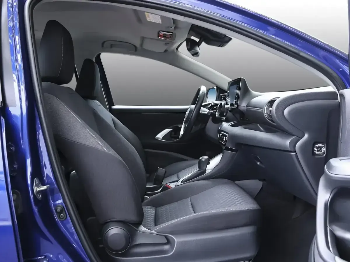 Gebraucht Toyota Yaris Team 116 PS (85 kW) 2022 Dark blue Kleinwagen
