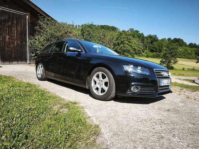 Schwarz Gebraucht 2010 Audi A4 Ambition Kombi | 9.800 € (Teuer) - Bild 1/4