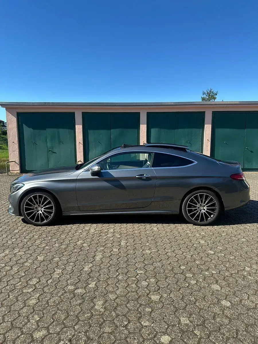 Gebraucht Mercedes C250 AMG line 211 PS (155 kW) 2017 Grau Coupé