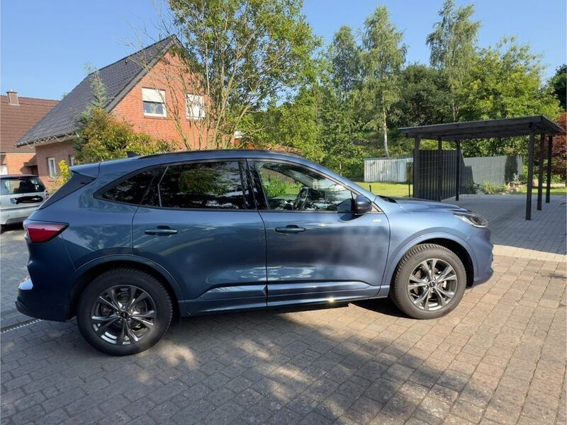 Blau Gebraucht 2022 Ford Kuga ST-Line SUV | 27.500 € (Fairer Preis) - Bild 1/4